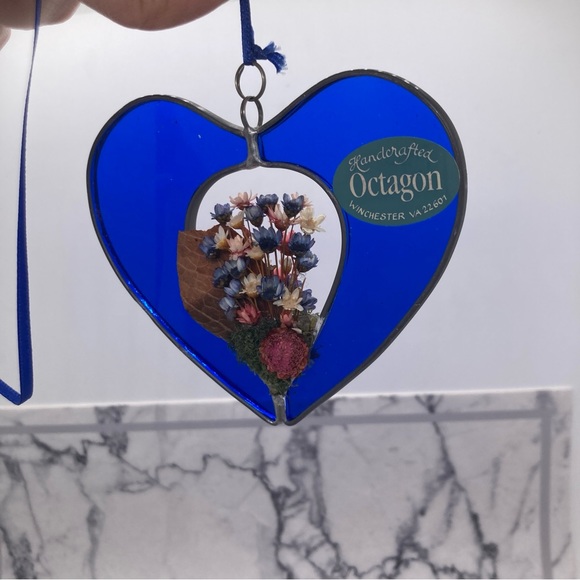 Handcrafted Stained Glass Blue Heart with Dried Flowers by Octagon Suncatcher - Picture 3 of 5